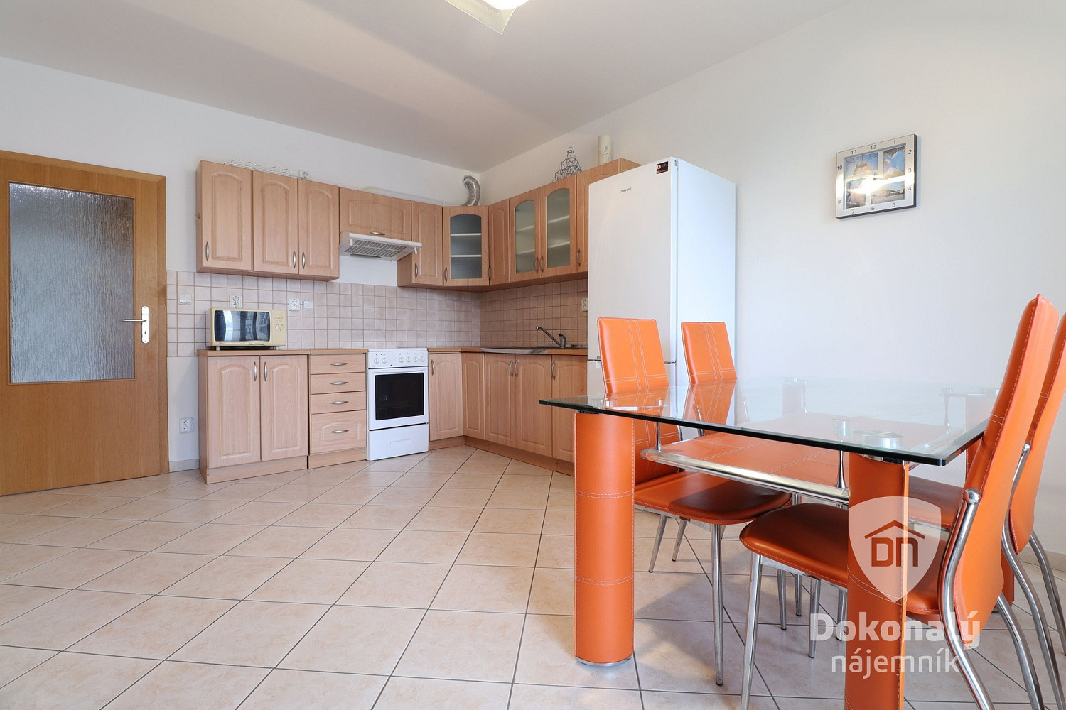 Pronájem bytu 2+1 74 m² – fotografie 3