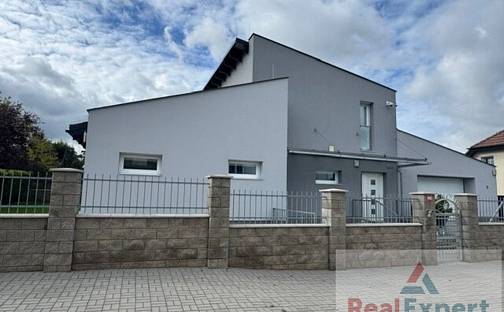 Pronájem domu 180 m² s pozemkem 665 m², Křížovnická, Šestajovice, okres Praha-východ