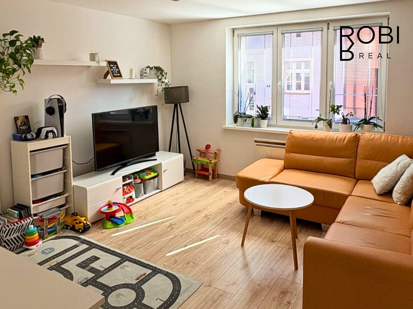 Pronájem bytu 2+kk 51 m² – fotografie 2