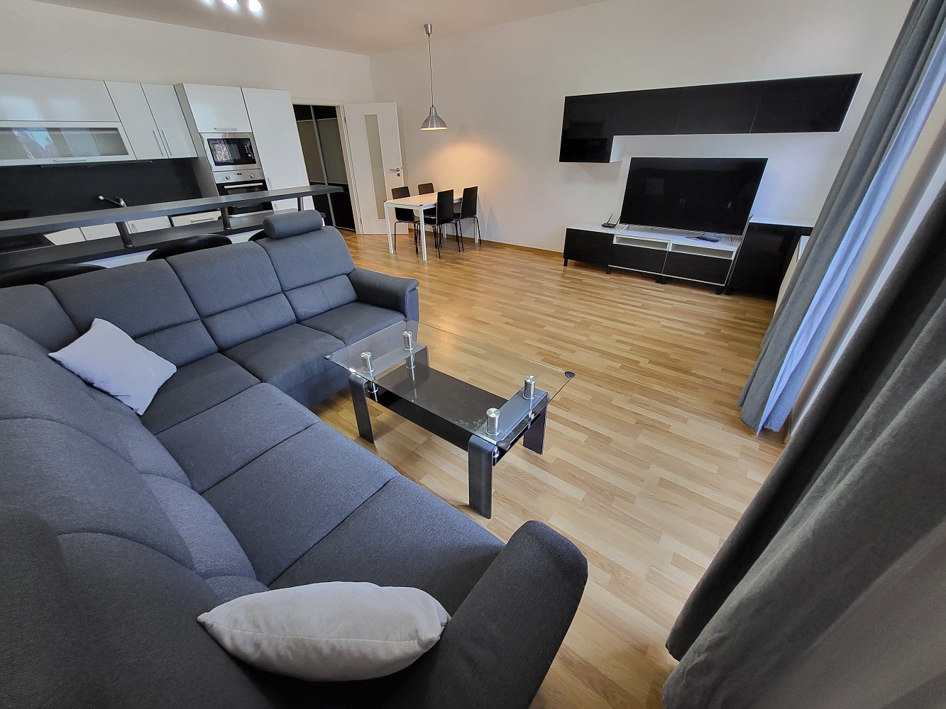 Pronájem bytu 3+kk 89 m² – fotografie 2