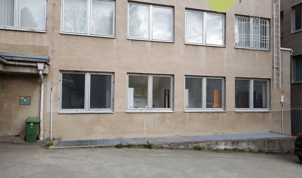 Pronájem obchodních prostor 127 m², Pelhřimov – náhled fotky 3