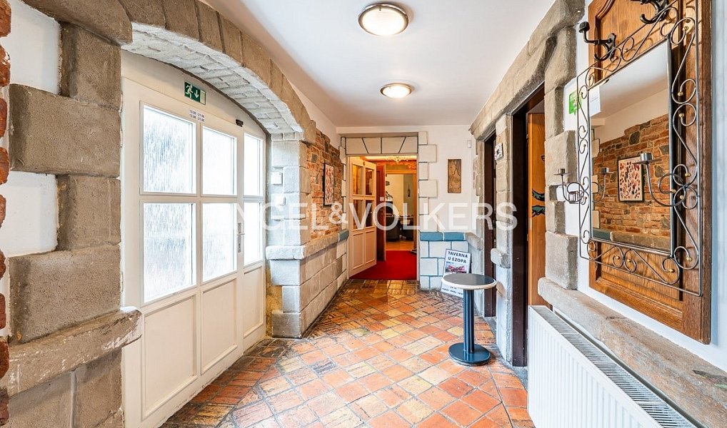 Pronájem kanceláře 275 m², Karlštejn – náhled fotky 7