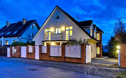Prodej domu 509 m² s pozemkem 946 m², Betáňská, Praha 4 - Libuš