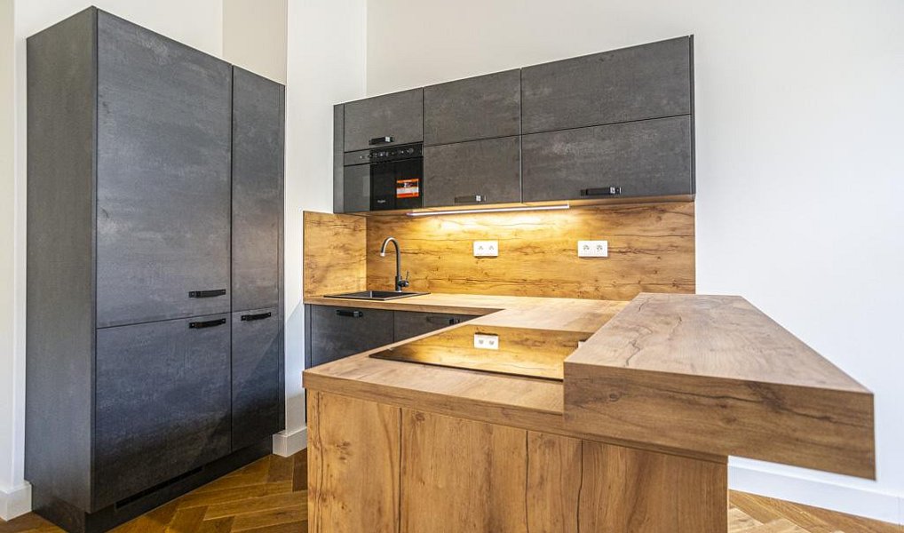 Pronájem bytu 2+kk 72 m², Praha – náhled fotky 2
