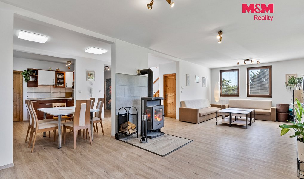 Prodej domu 250 m² s pozemkem 2 276 m², Skuhrov – náhled fotky 5