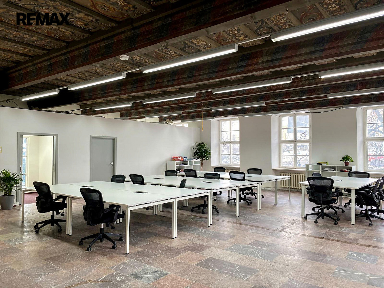 Pronájem kanceláře 206 m² – fotografie 5