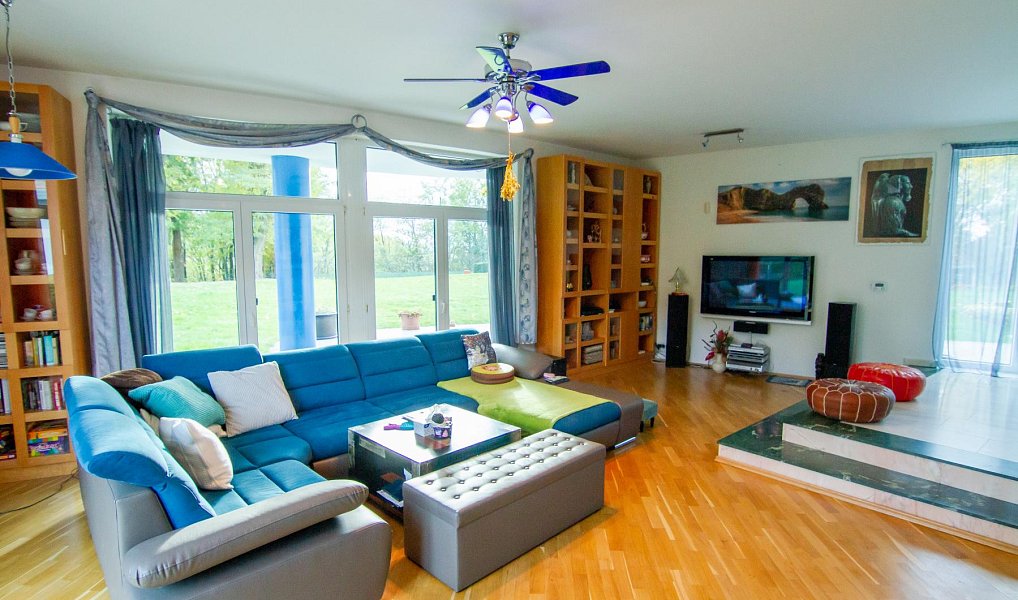 Prodej domu 807 m² s pozemkem 5 219 m², Říčany – náhled fotky 9
