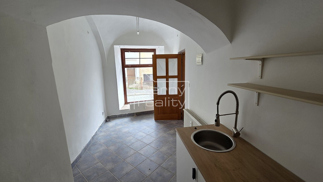 Pronájem obchodních prostor 80 m²
