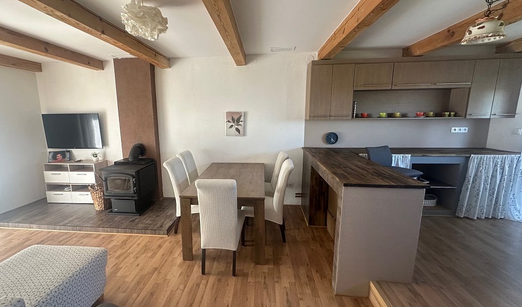 Prodej chalupy 130 m² s pozemkem 734 m², Benešov nad Černou – náhled fotky 10