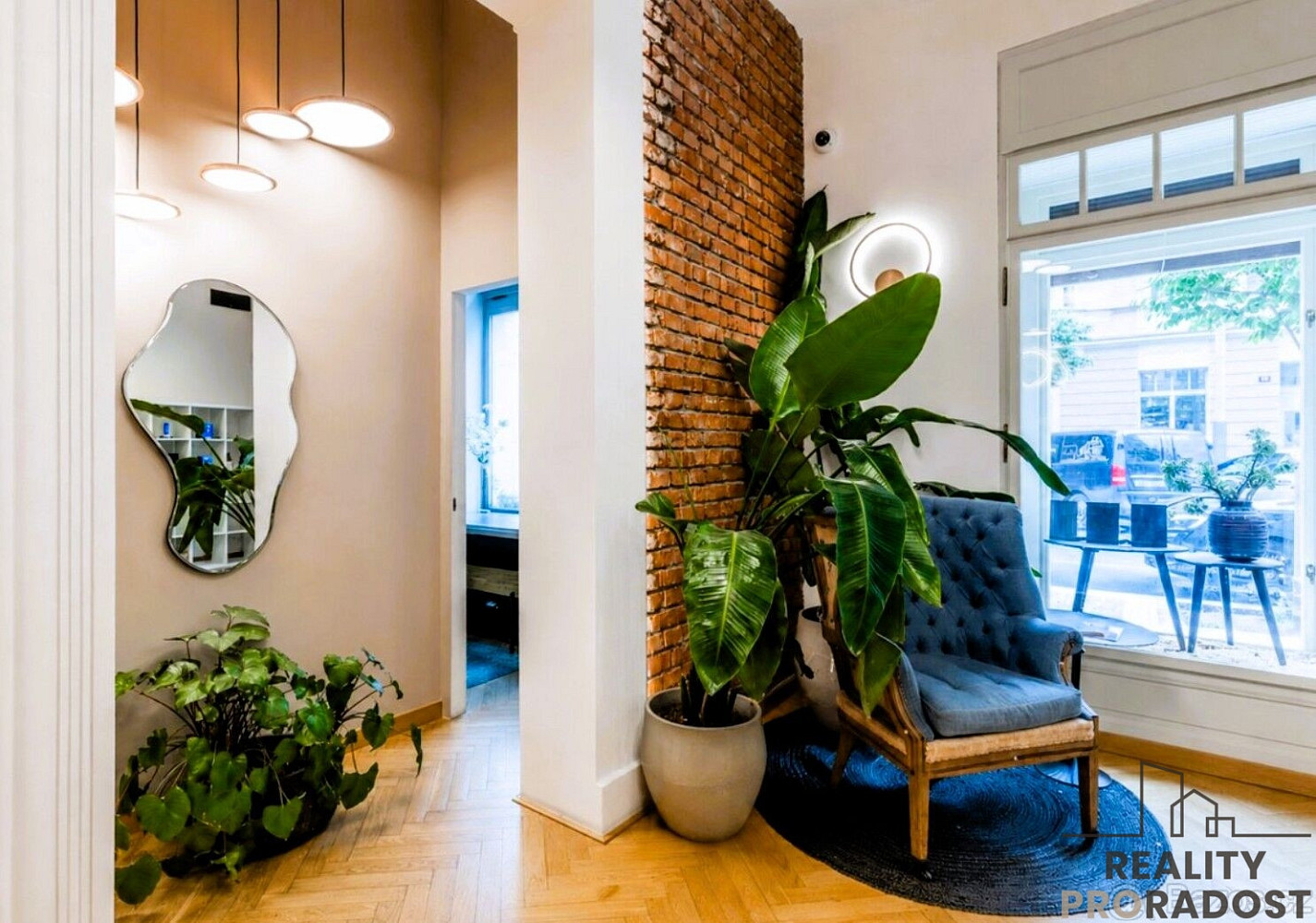 Pronájem obchodních prostor 68 m²