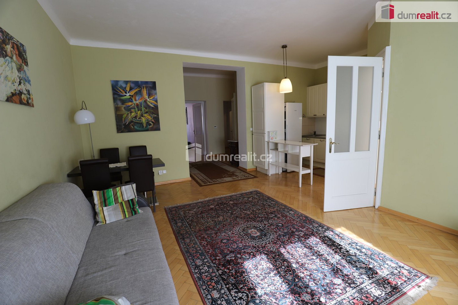 Pronájem bytu 4+kk 145 m² — photo 2