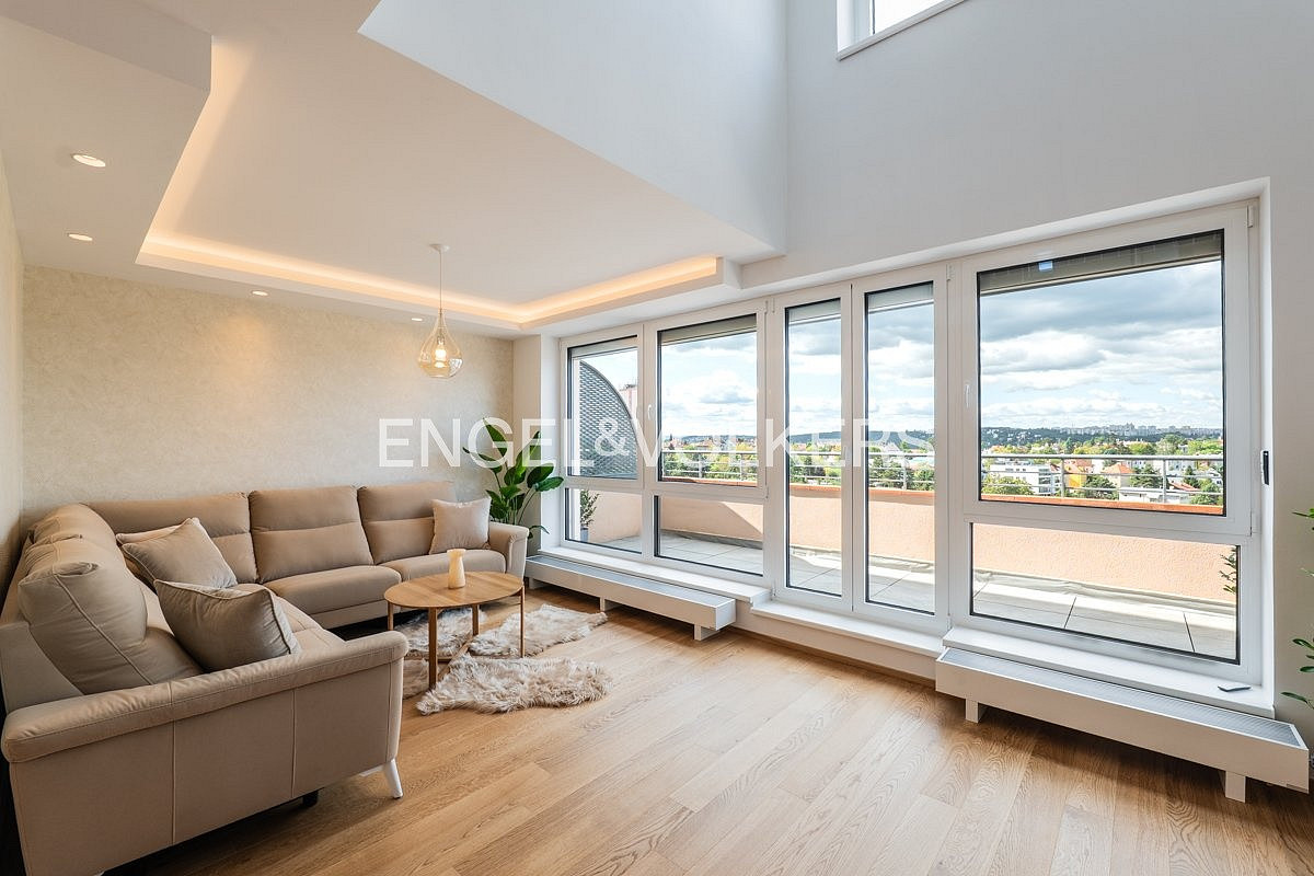 Pronájem bytu 4+kk 131 m²