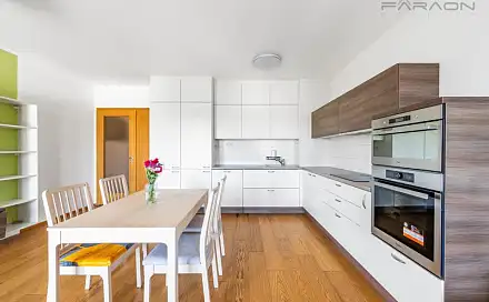 Pronájem bytu 3+kk 86 m²