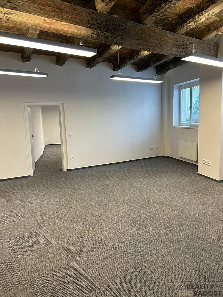 Pronájem kanceláře 104 m²