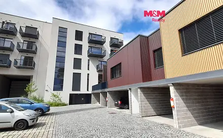Pronájem bytu atypického 30 m², Pražská třída, Hradec Králové - Kukleny