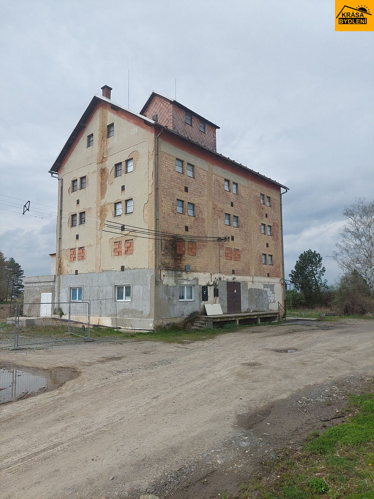 Prodej komerčního objektu (jiného typu) 2 771 m²