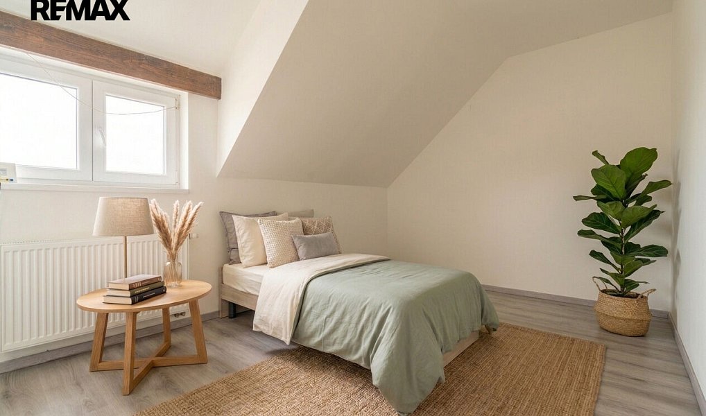 Prodej domu 193 m² s pozemkem 748 m², Okřesaneč – náhled fotky 3