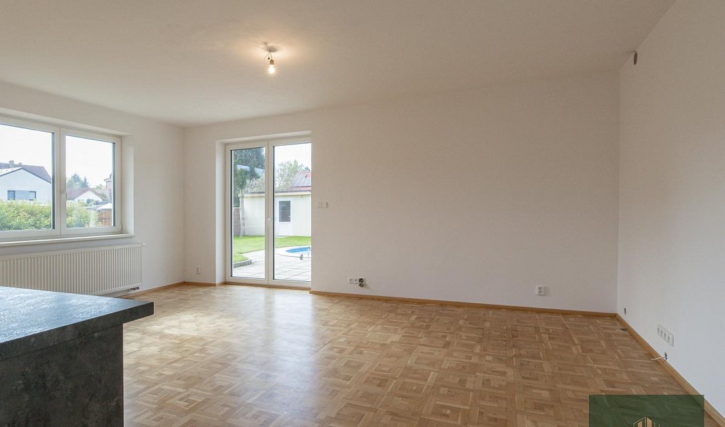 Prodej domu 240 m² s pozemkem 1 011 m², Rokycany – náhled fotky 12