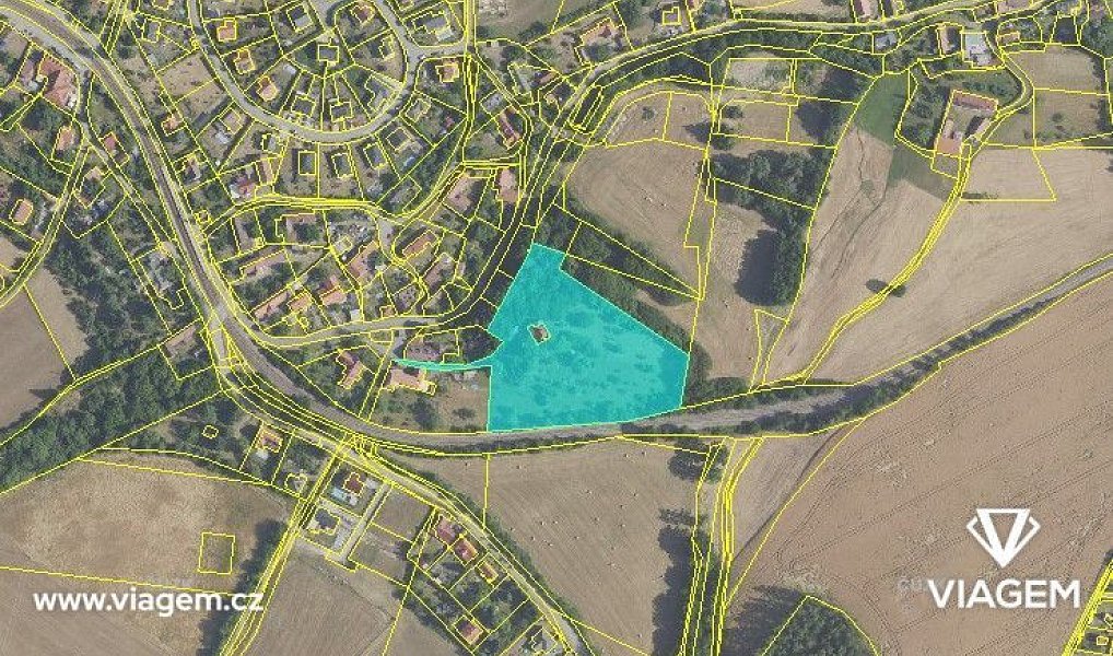 Prodej stavebního pozemku 679 m², Mníšek pod Brdy – náhled fotky 2