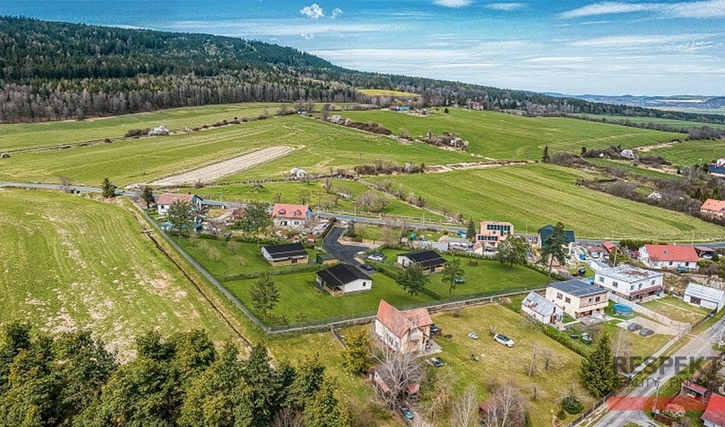 Prodej stavebního pozemku 1 517 m², Běštín – náhled fotky 4