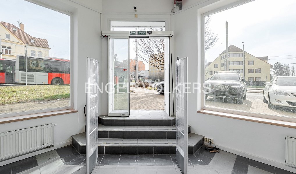 Pronájem obchodních prostor 418 m², Praha – náhled fotky 3