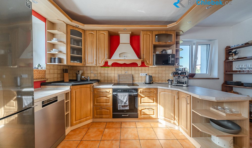 Prodej domu 268 m² s pozemkem 1 080 m², Kravaře – náhled fotky 4