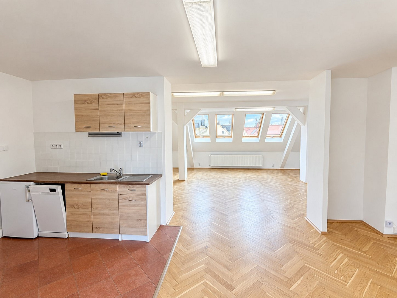 Pronájem kanceláře 150 m² – fotografie 4