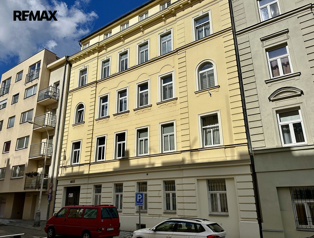 Prodej nájemního domu, činžáku 736 m²