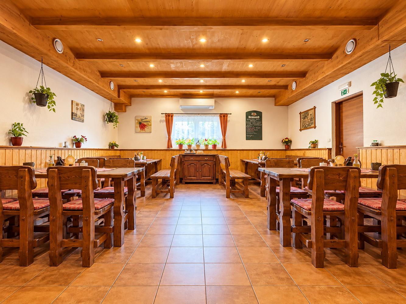 Prodej restaurace 319 m² – fotografie 3