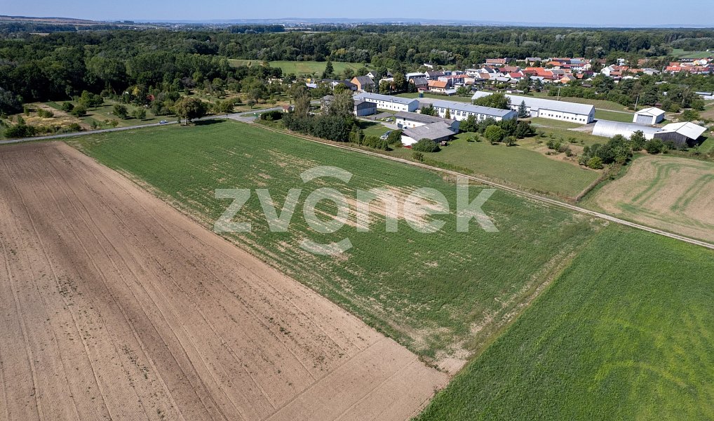 Prodej komerčního pozemku 12 000 m², Chropyně – náhled fotky 2