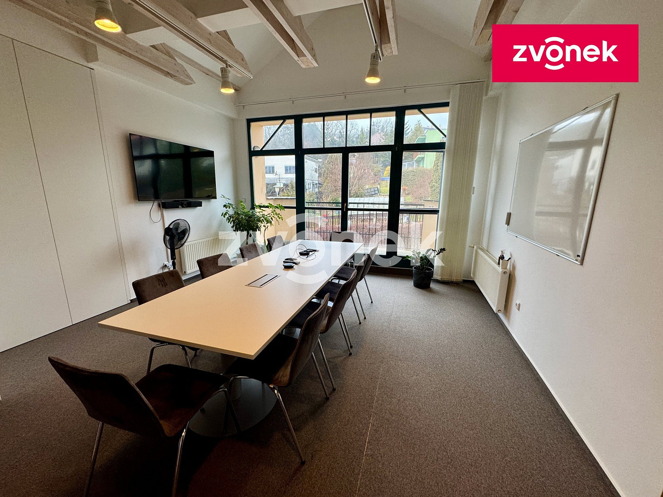 Pronájem kanceláře 460 m² – fotografie 4