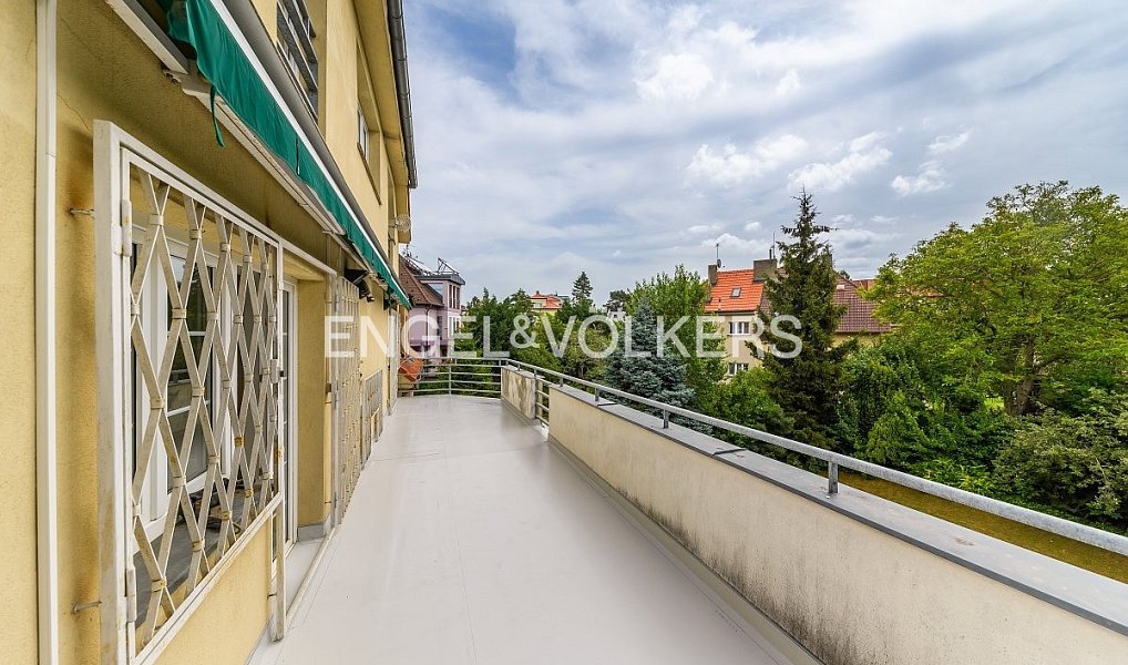 Pronájem domu 514 m² s pozemkem 644 m², Praha – náhled fotky 9