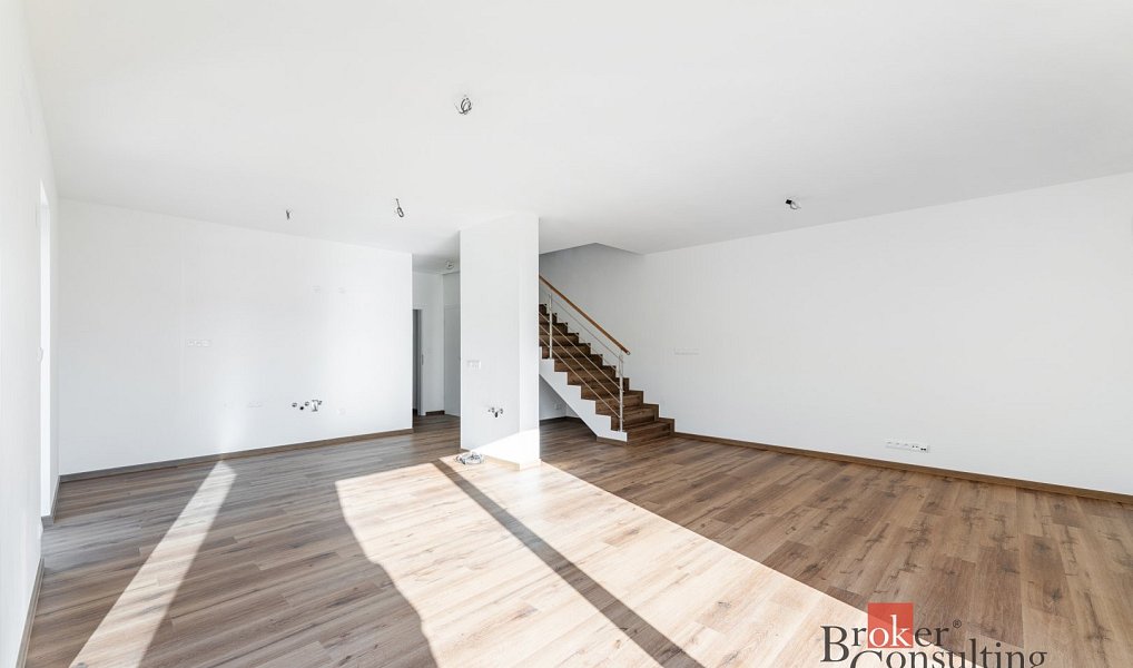 Prodej domu 148 m² s pozemkem 313 m², Ořech – náhled fotky 2