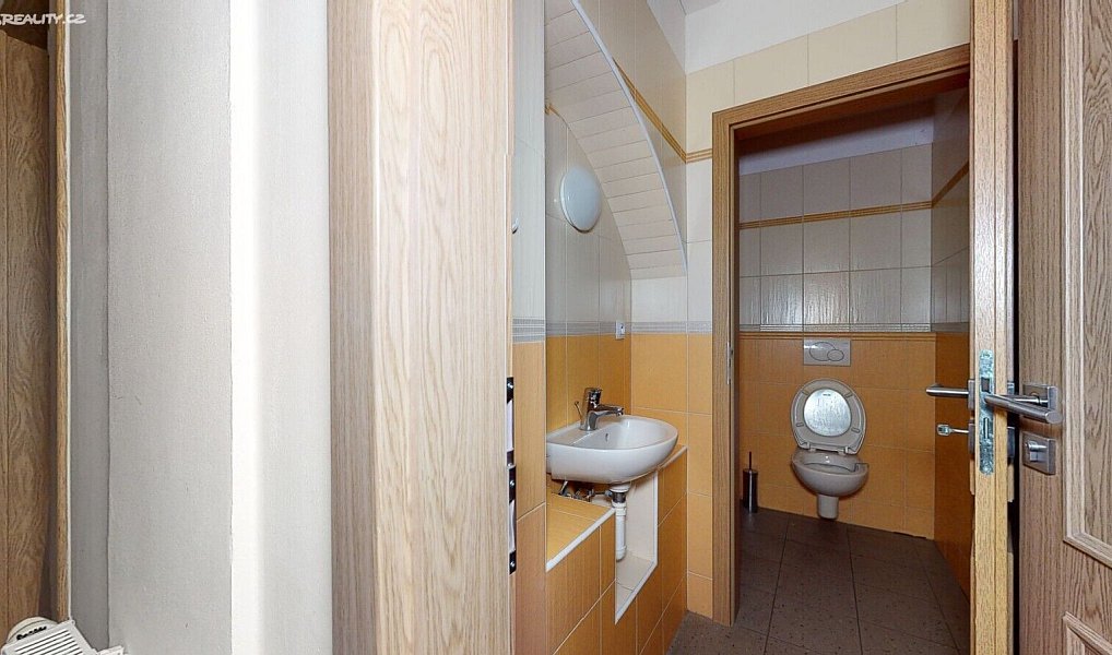 Prodej obchodních prostor 150 m², Karlovy Vary – náhled fotky 10