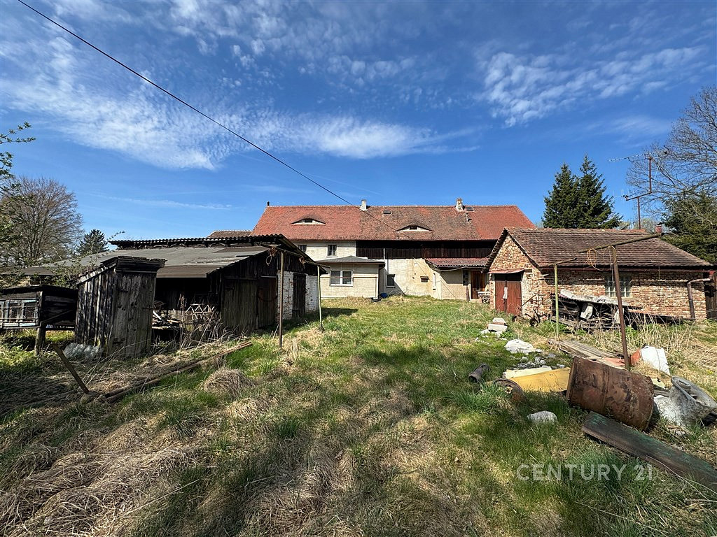 Prodej domu 288 m² s pozemkem 2 090 m²