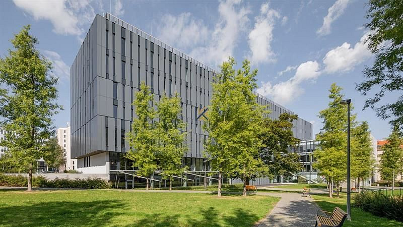 Pronájem kanceláře 1 751 m²