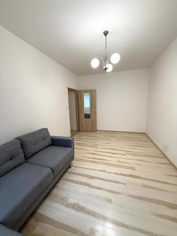 Pronájem bytu 1+1 32 m² – fotografie 4