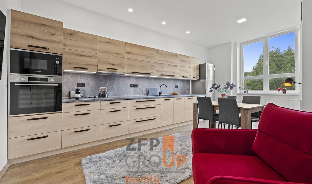 Prodej domu 1 200 m² s pozemkem 381 m², Náchod – náhled fotky 3