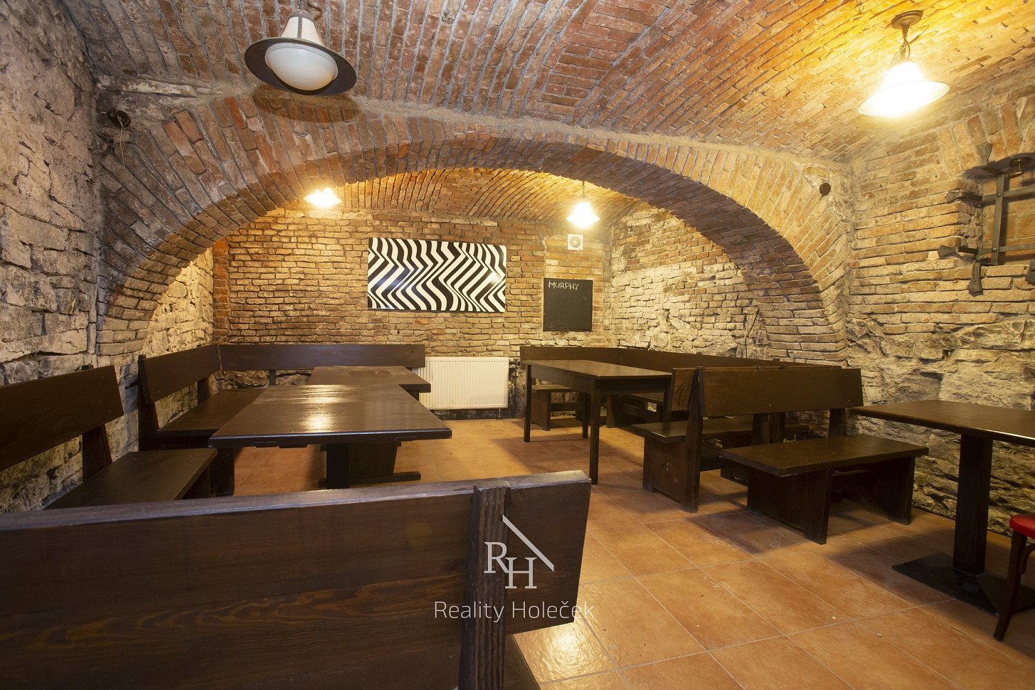 Prodej nájemního domu, činžáku 935 m² – fotografie 2