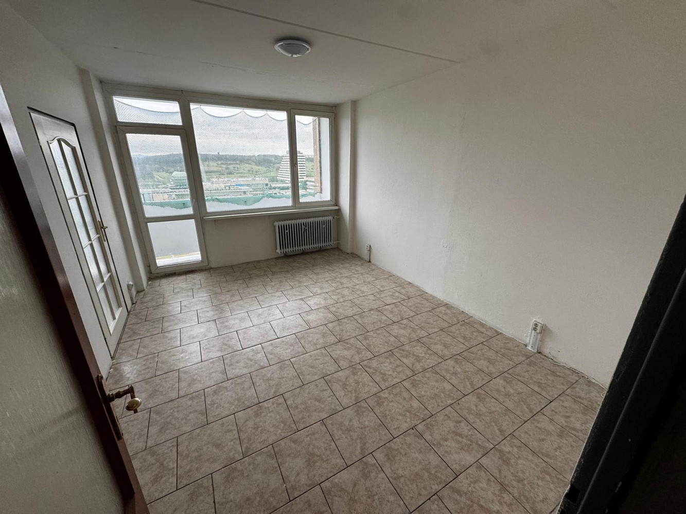 Pronájem bytu 3+1 63 m² – pohled 3