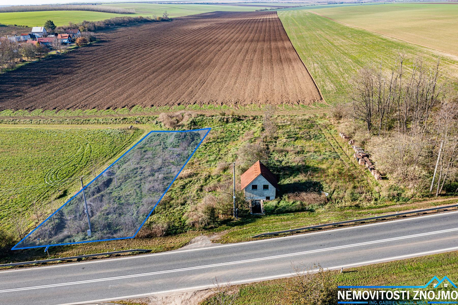 Prodej komerčního pozemku 800 m² – fotografie 5