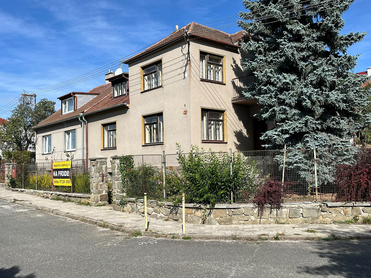 Prodej domu 180 m² s pozemkem 746 m²