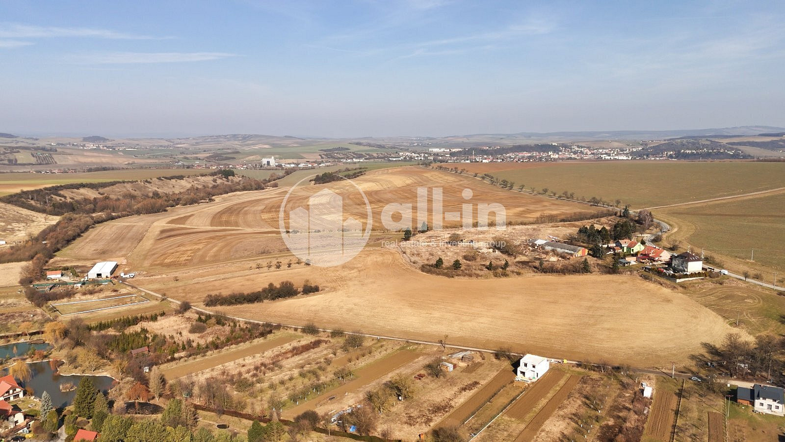 Prodej stavebního pozemku 1 105 m² – další