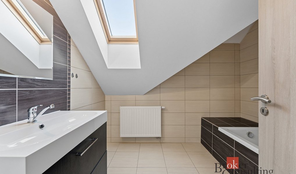 Prodej domu 240 m² s pozemkem 812 m², Žiželice – náhled fotky 27