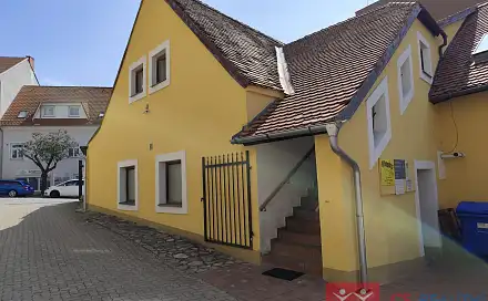 Pronájem obchodních prostor 33 m², Vídeňská třída, Znojmo