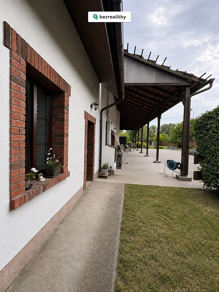 Prodej domu 220 m² s pozemkem 8 800 m² – fotografie 2