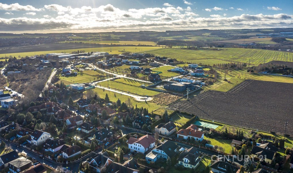 Prodej stavebního pozemku 1 801 m², Říčany – náhled fotky 3