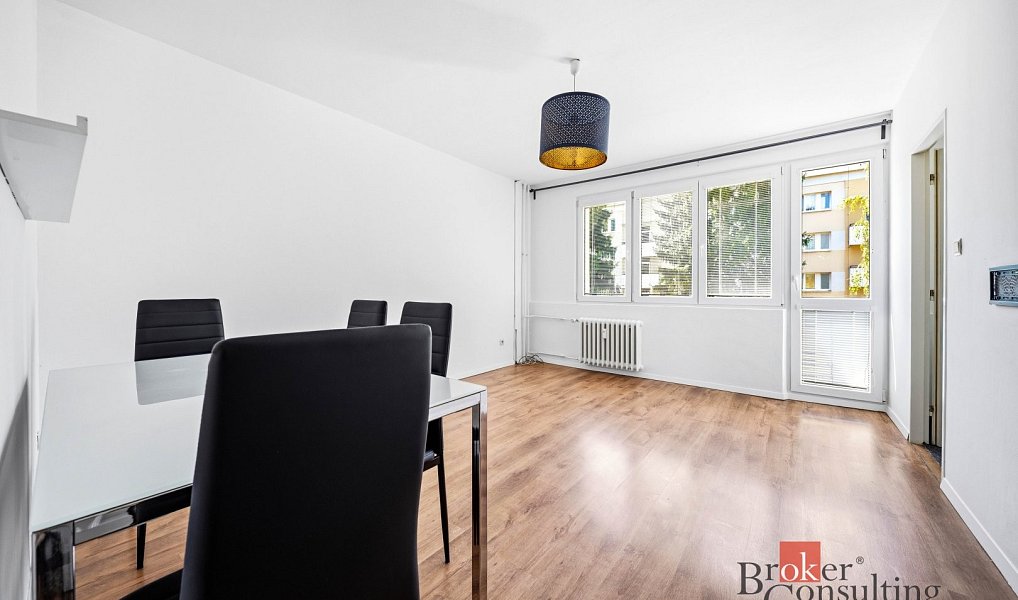 Pronájem bytu 3+1 56 m², Hradec Králové – náhled fotky 7