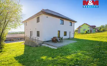 Prodej domu 450 m² s pozemkem 1 649 m², Neustupov, okres Benešov