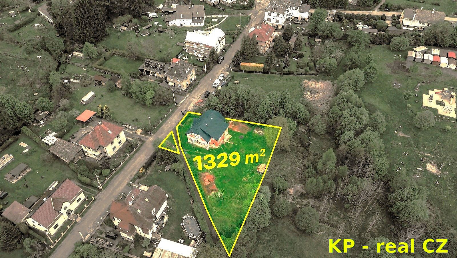 Prodej domu 300 m² s pozemkem 1 331 m² — photo 2